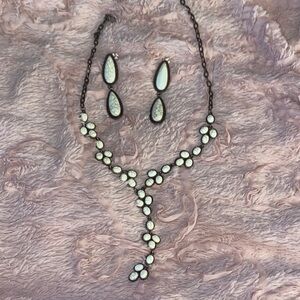 Elegant Black and White Jewelry Set